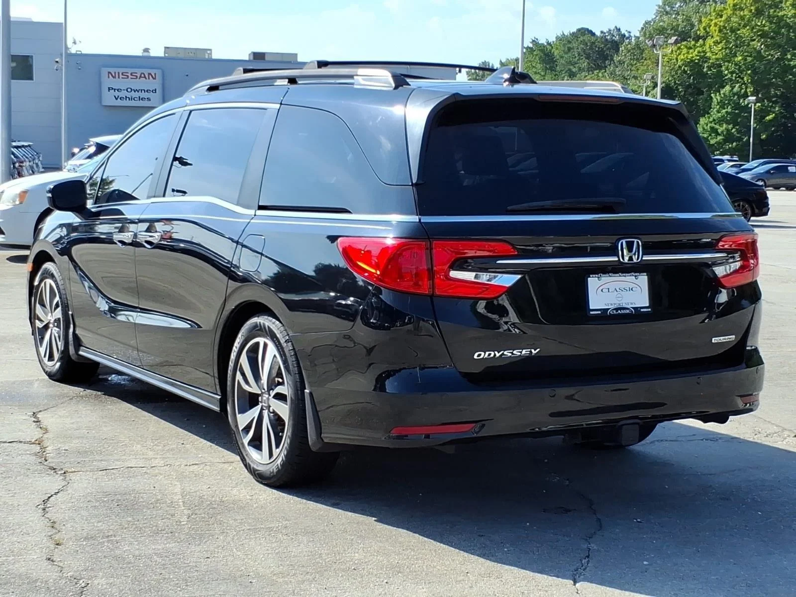 Used 2023 Crystal Black Pearl Honda Touring image 9
