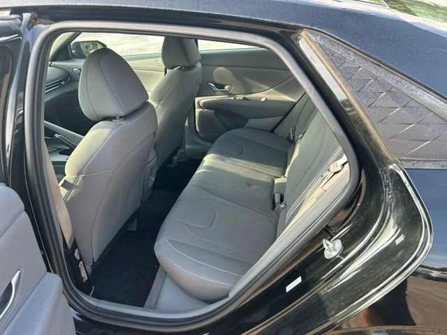 Used 2024 Abyss Black Hyundai SEL image 6