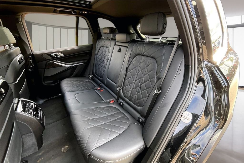 Used 2025 Black BMW sDrive40i image 28