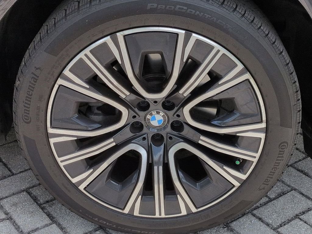 New 2025 Dark Graphite Metallic BMW 30 xDrive image 11