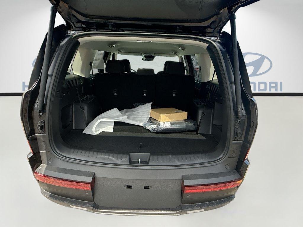 New 2026 Phantom Black Hyundai SE image 18