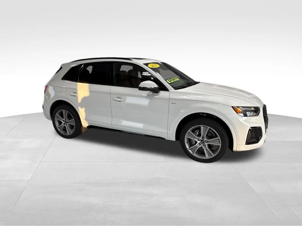 Used 2025  Audi 45 S line Premium Plus image 9