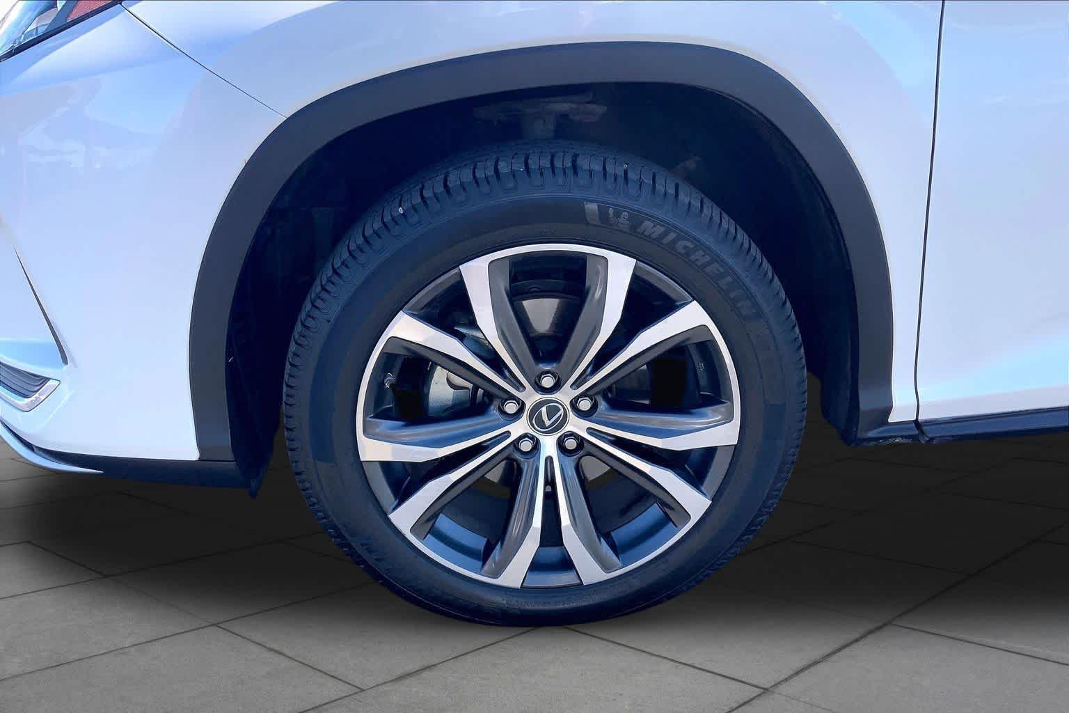 Used 2020 Eminent White Pearl Lexus  image 11