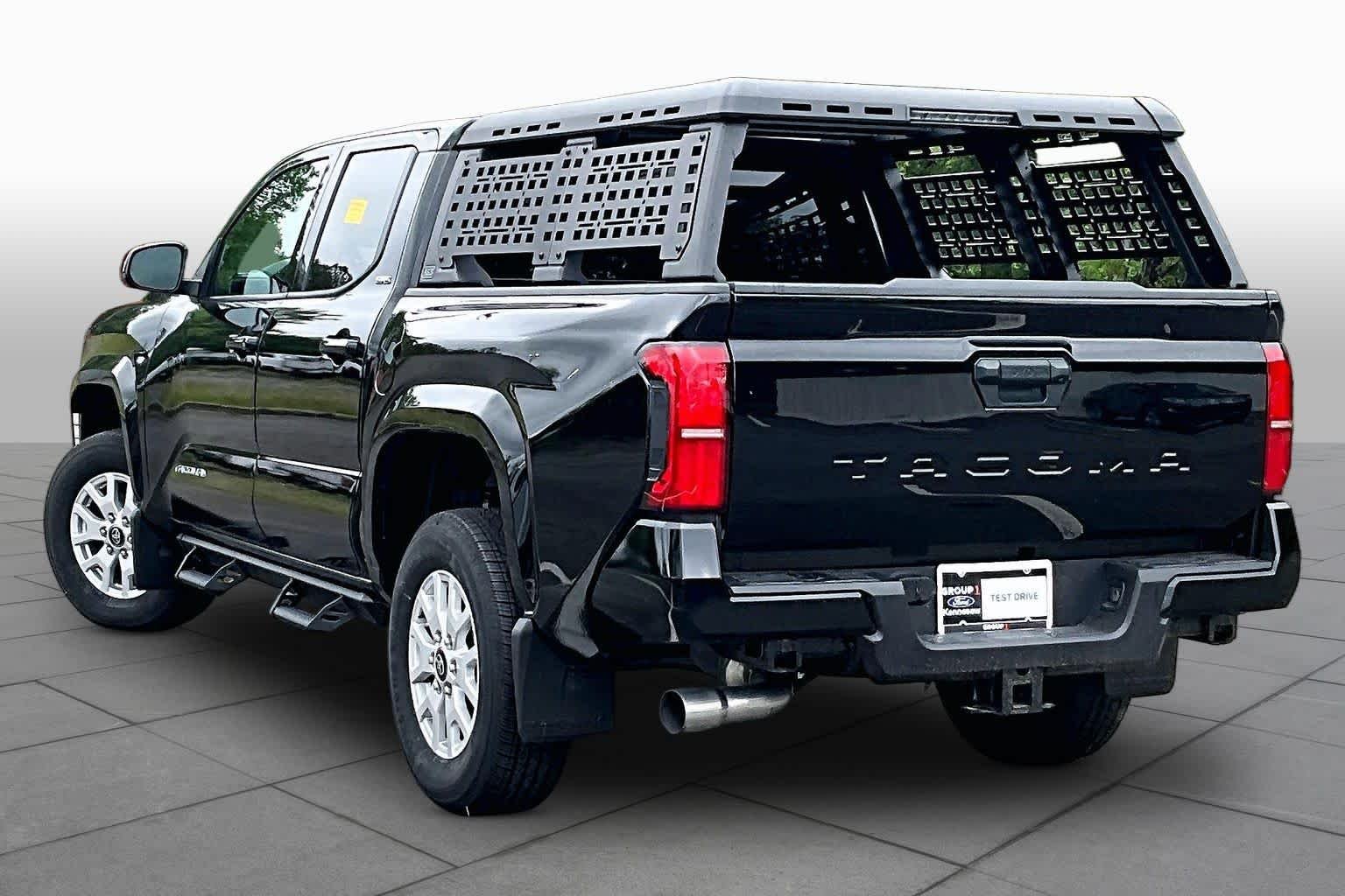 2025 Toyota Tacoma SR5 - Photo 12