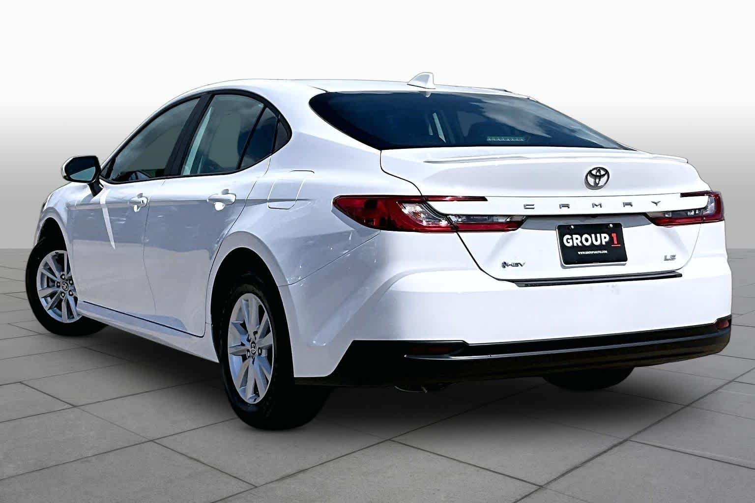 Used 2025 Ice Cap Toyota LE image 12
