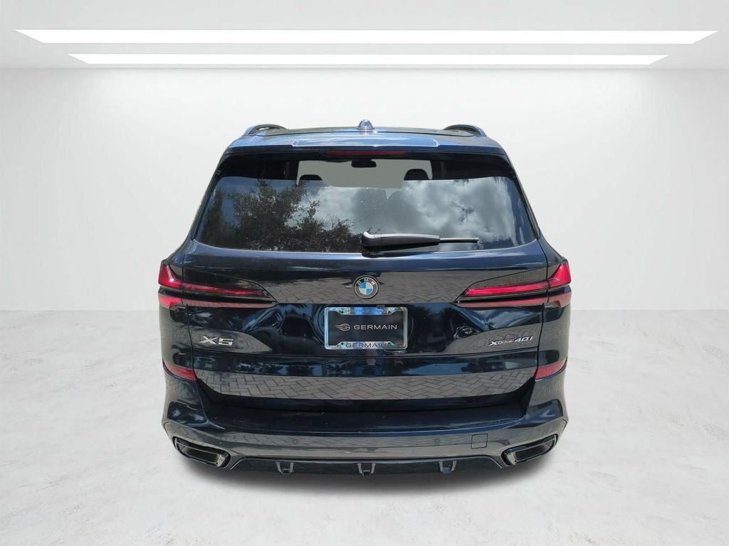 New 2026 Carbon Black Metallic BMW xDrive40i image 5