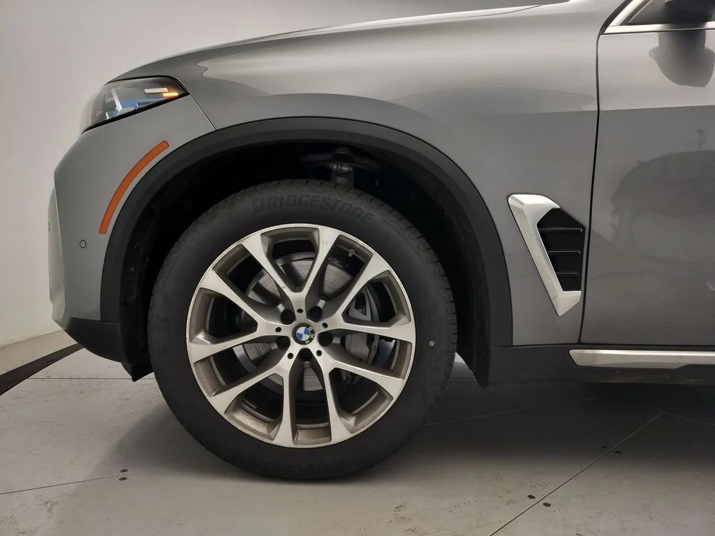 Certified Used 2026 Skyscraper Grey Metallic BMW xDrive40i image 5
