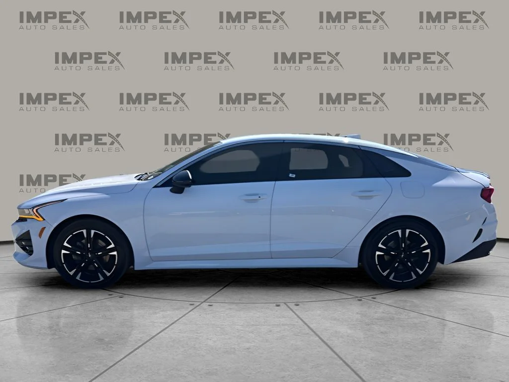 Used 2023 White Kia GT-Line image 2