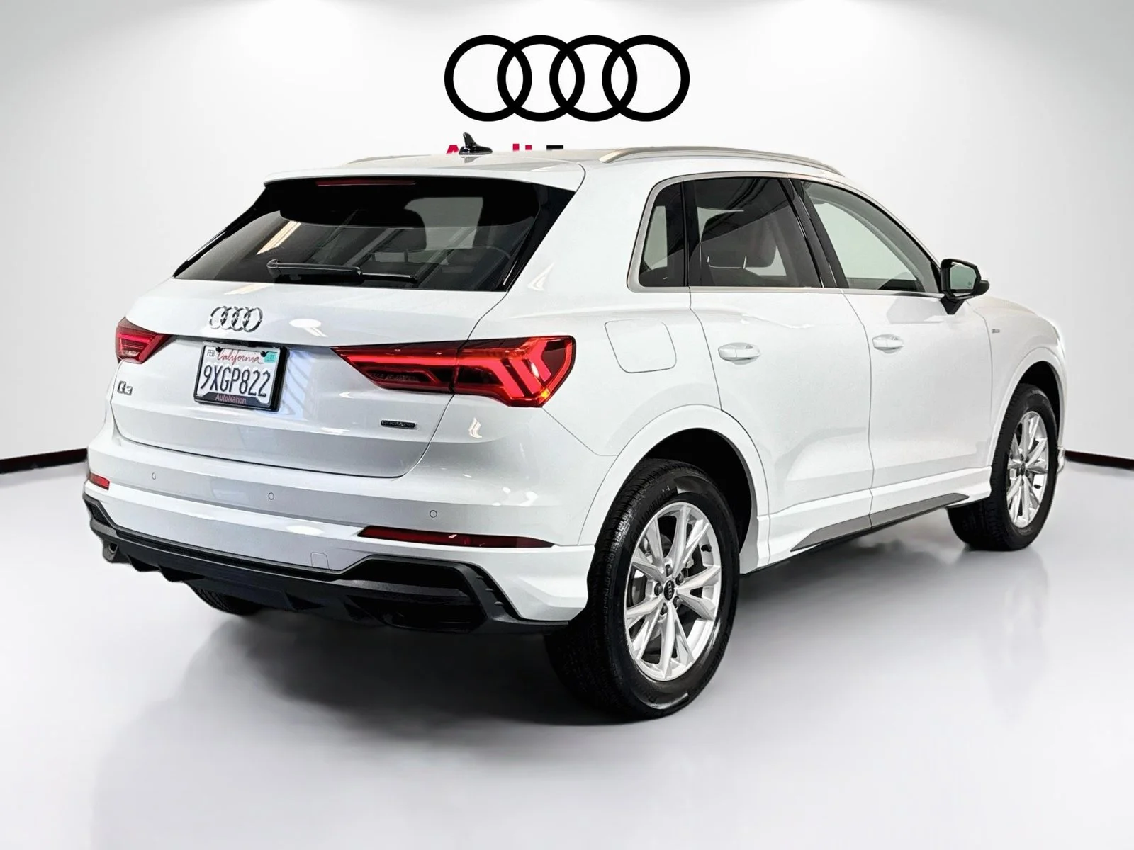 Used 2025 Glacier White Audi S line Premium image 5