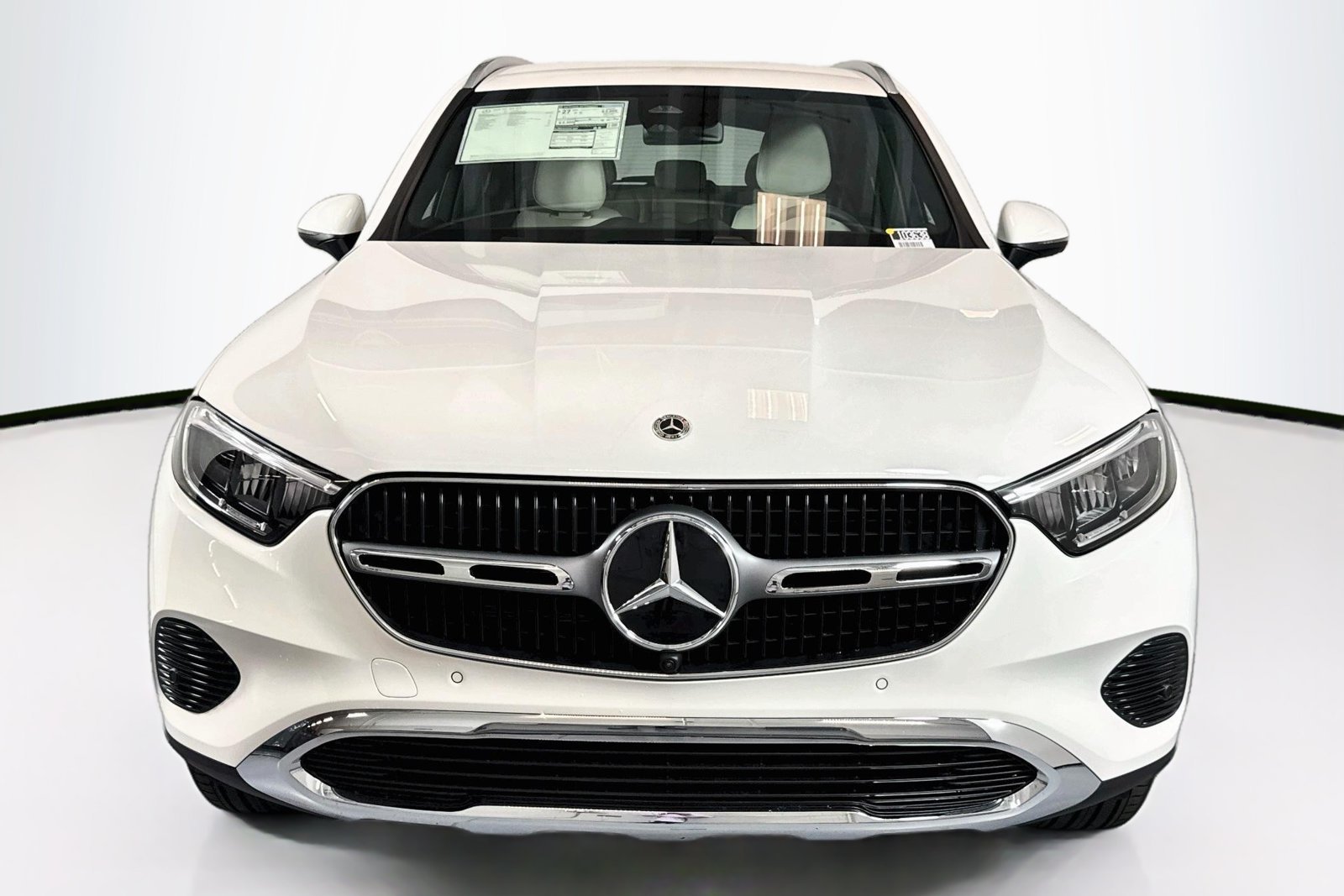 New 2026 Polar White Mercedes-Benz GLC 300 image 2