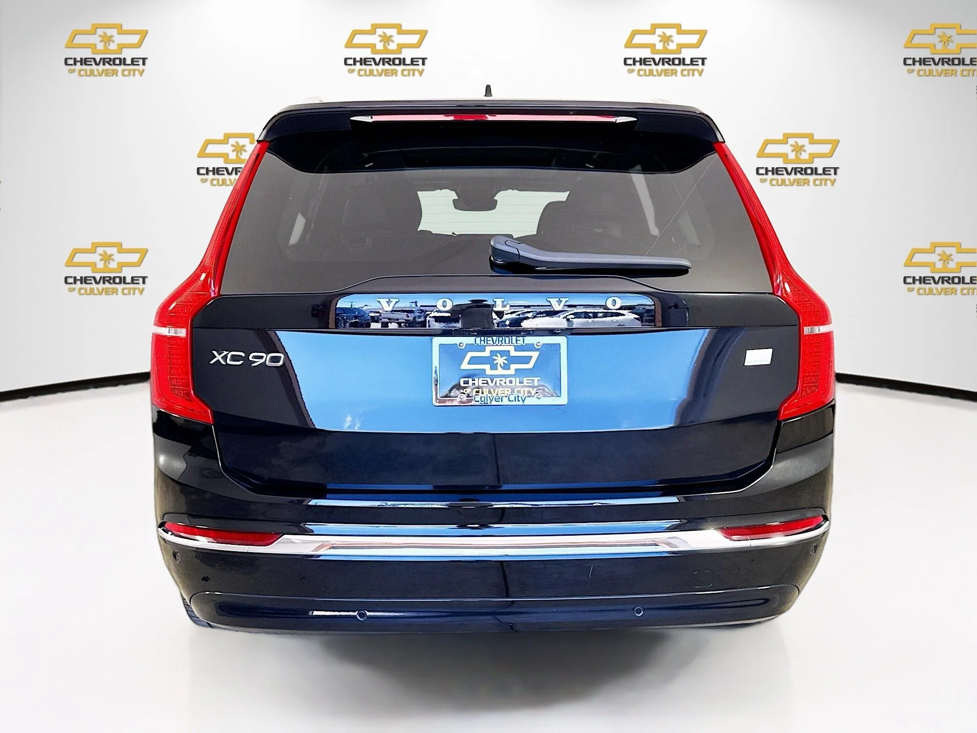 Used 2024 Black Raven Volvo Ultimate Bright Theme image 7