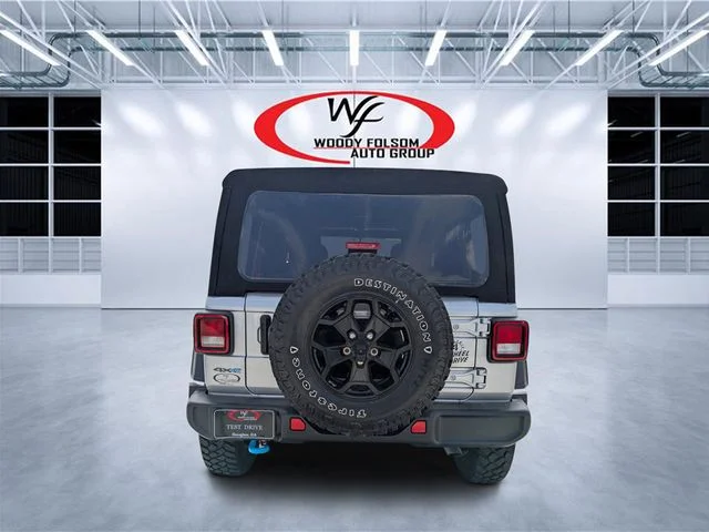 New 2023 Silver Zynith Clear-Coat Exterior Paint Jeep Willys 4xe image 4