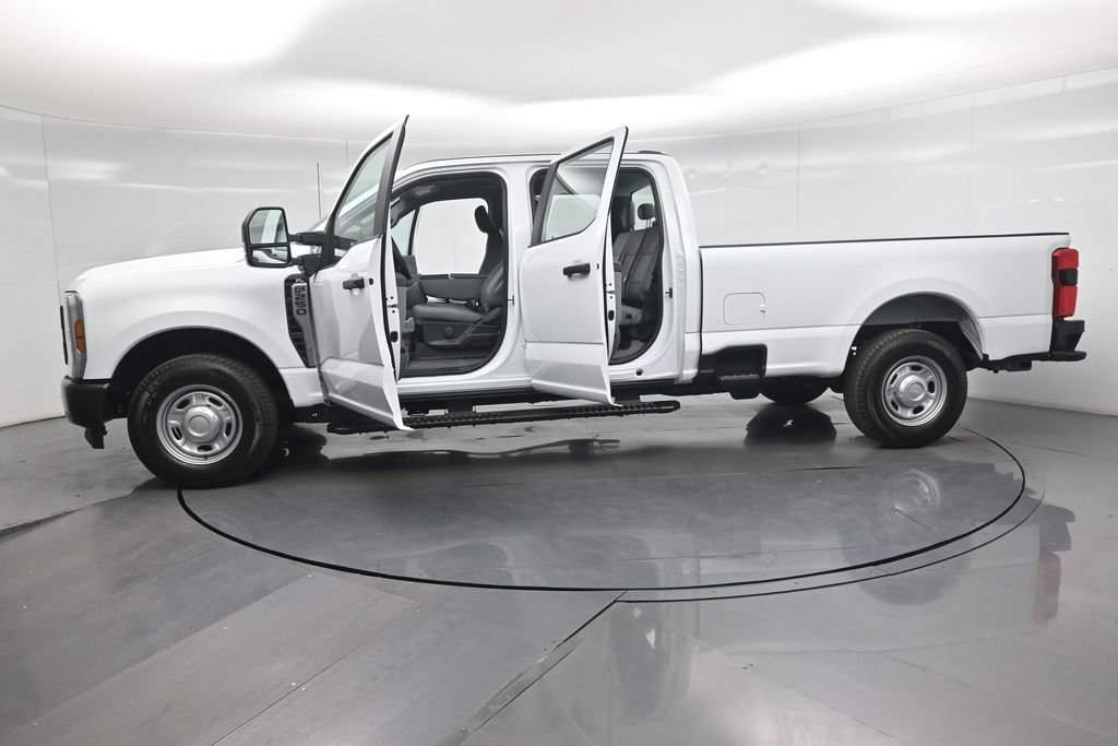 New 2026 Oxford White Ford XL image 30