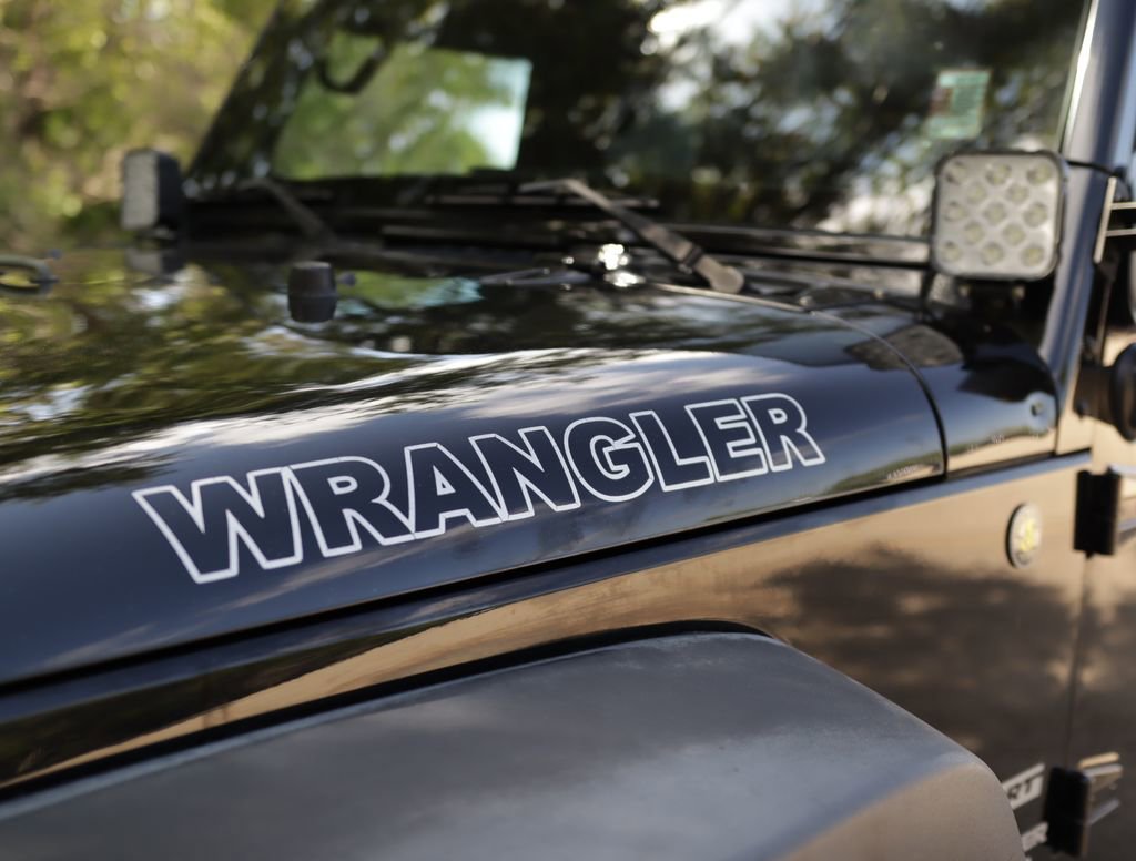 Used 2015 Black Jeep Sport image 27