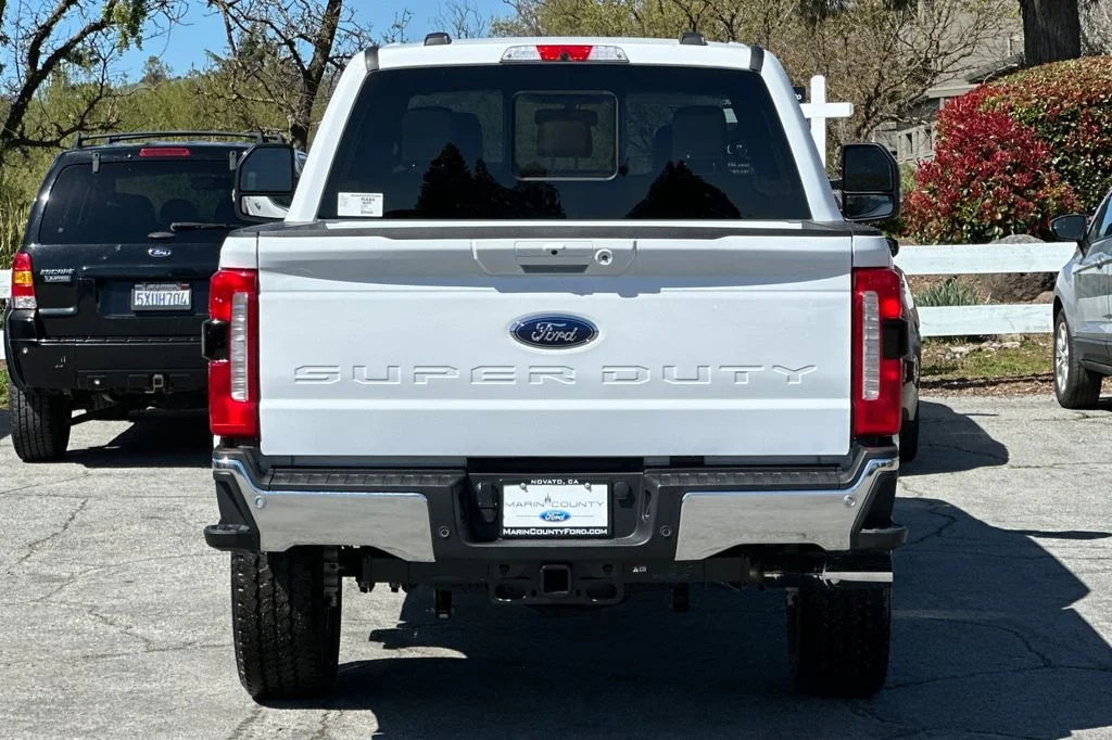New 2025 Oxford White Ford F-250® Lariat® image 5