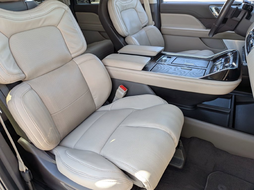 Used 2024 Blue Lincoln Reserve image 33