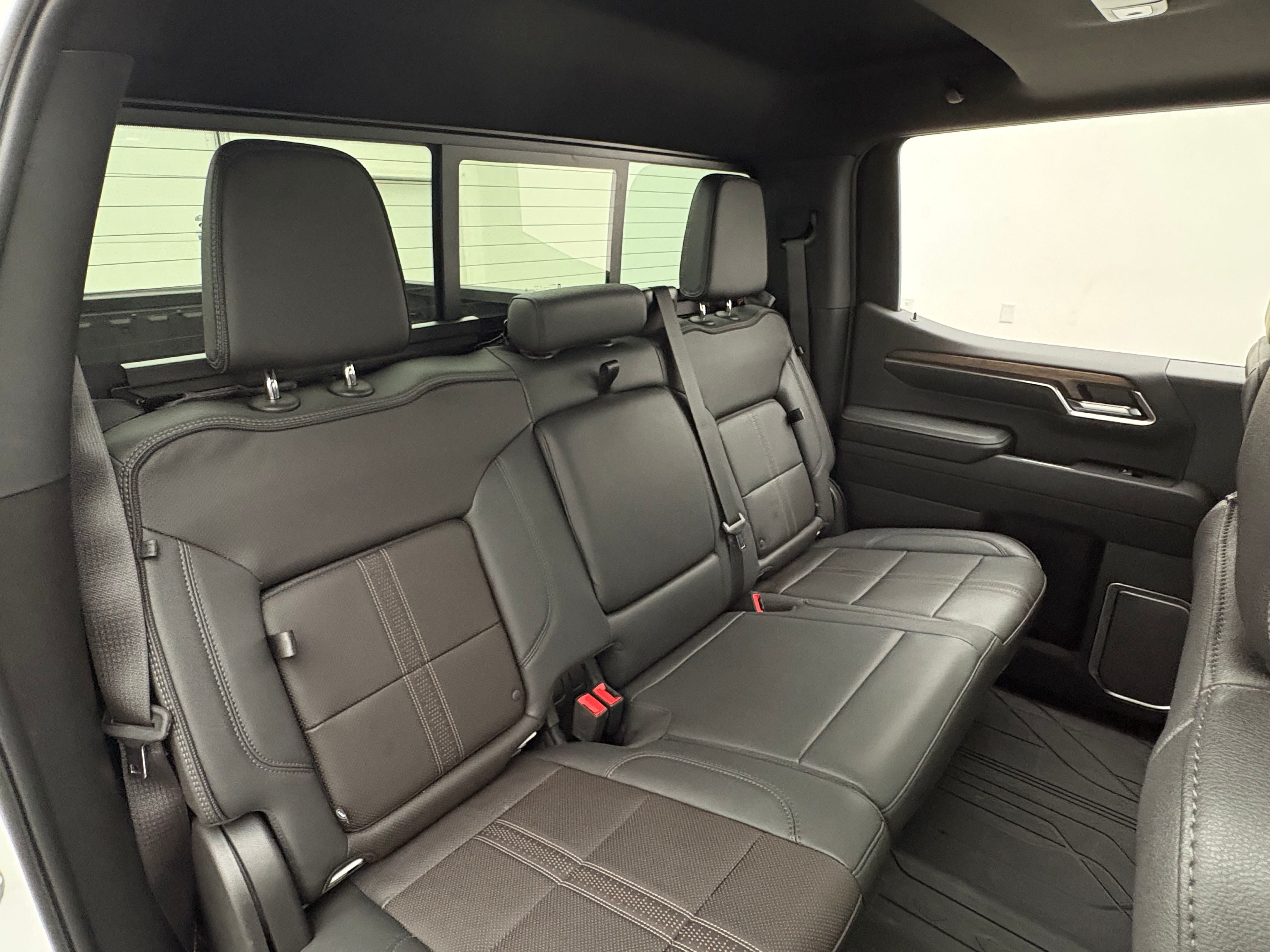 Used 2023 Iridescent Pearl Tricoat Chevrolet High Country image 43