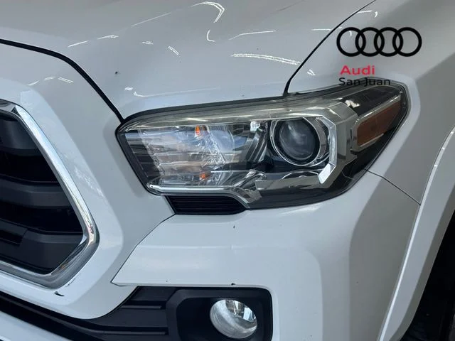 Used 2017 White Toyota SR5 image 4