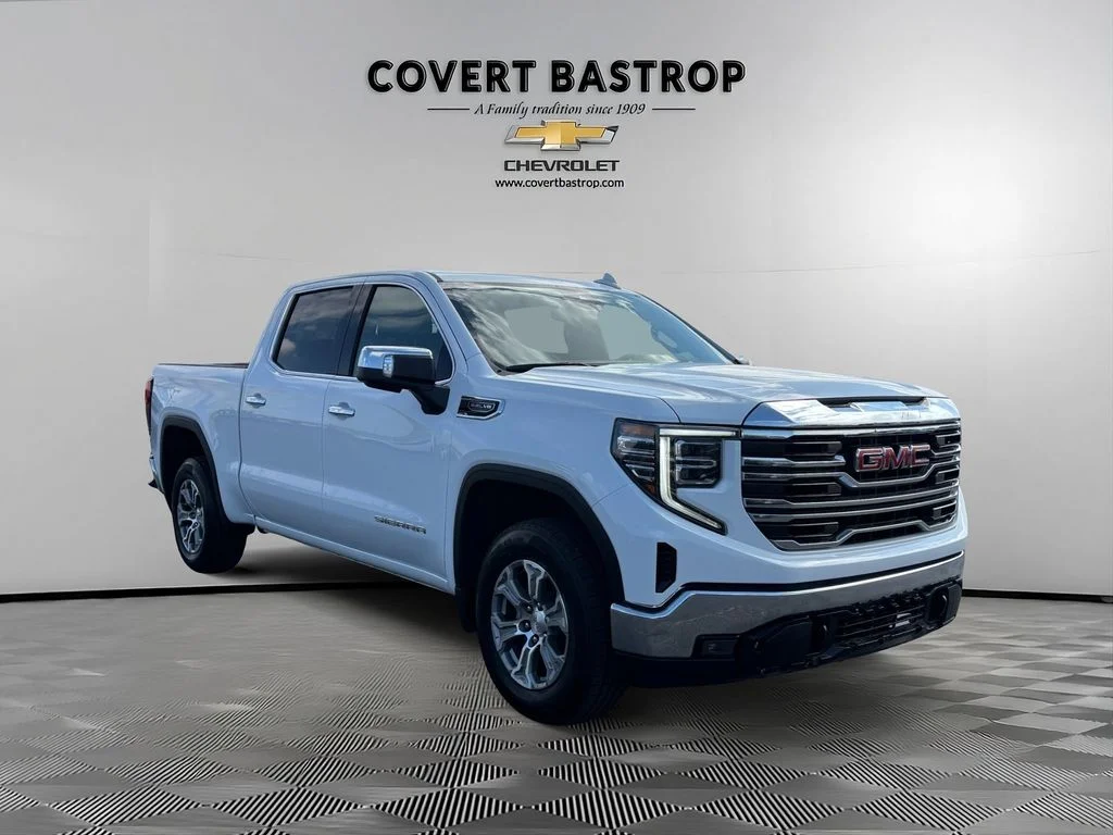 Used 2025 White GMC SLT image 6