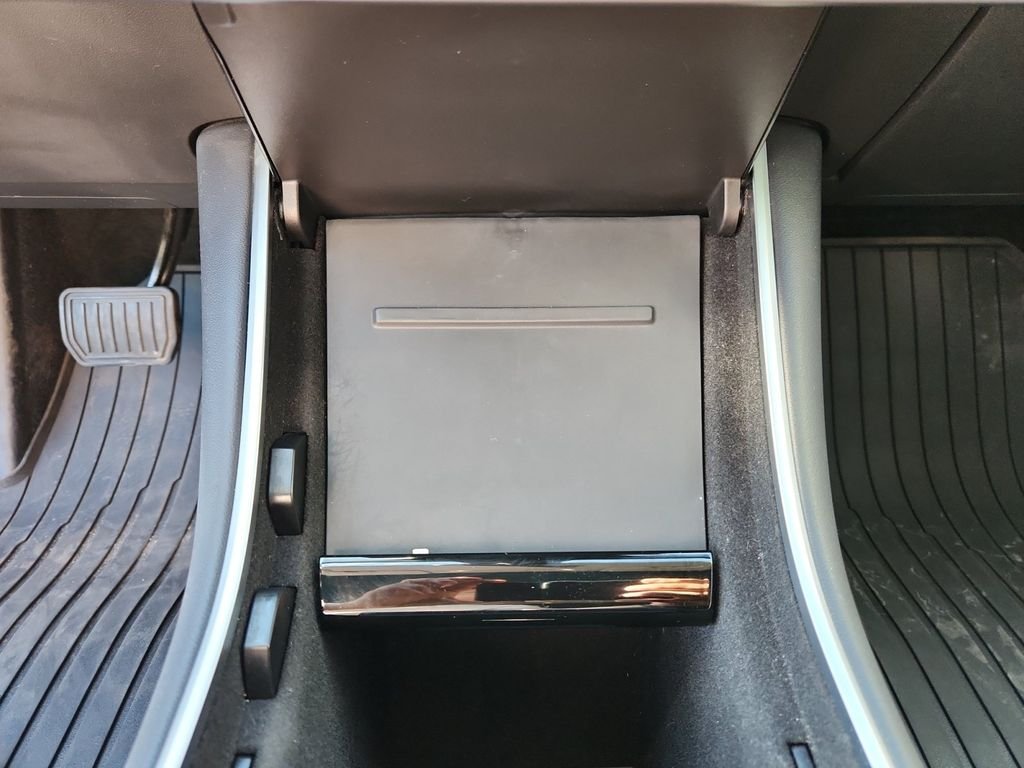 Used 2018 Black Tesla Long Range image 22