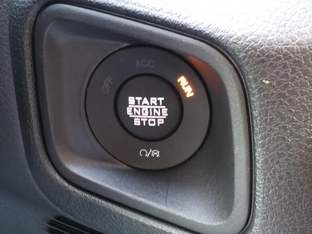 Used 2025 Bright White Clearcoat Jeep Sport S image 13
