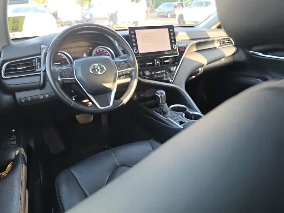 Used 2022 Silver Toyota XLE image 6