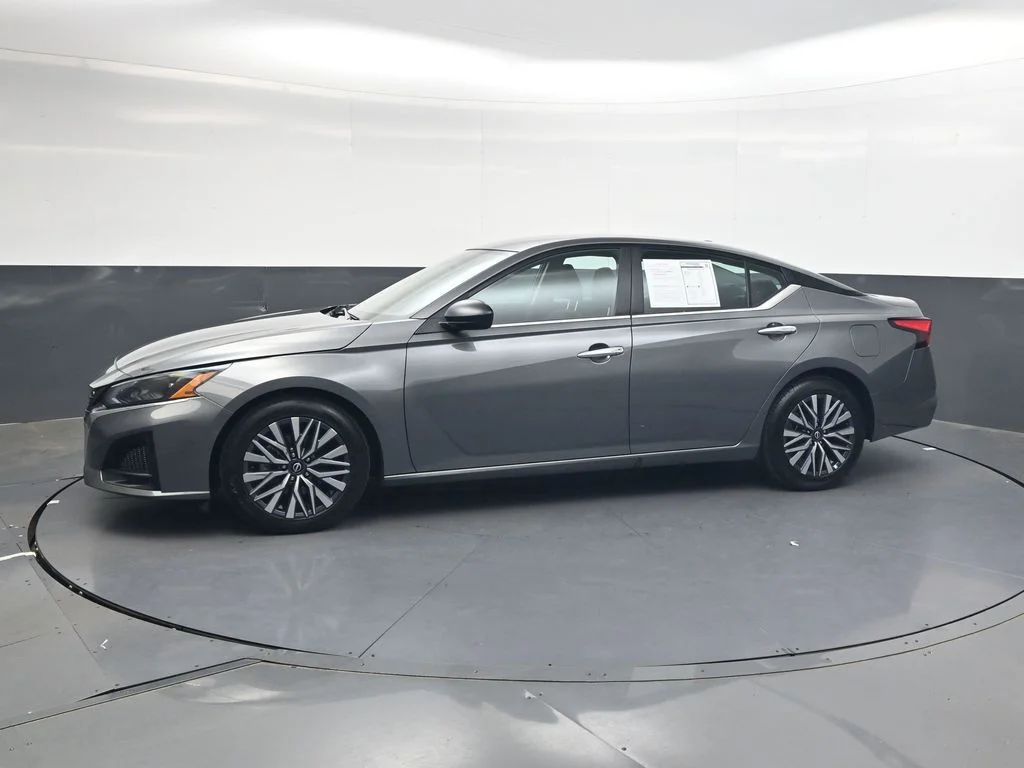 Used 2025 Gray Nissan 2.5 SV image 11