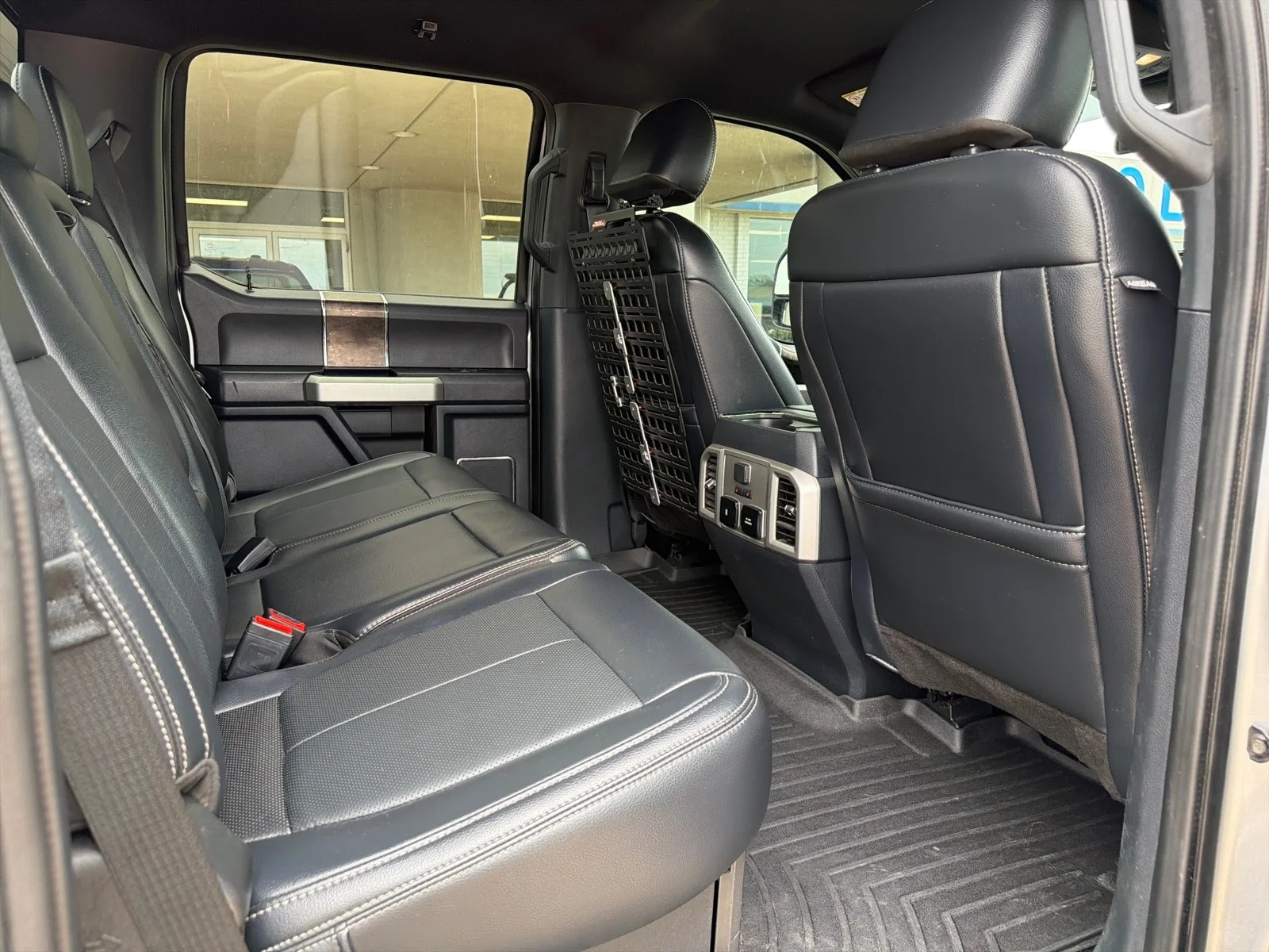Used 2022 Iconic Silver Metallic Ford LARIAT image 10