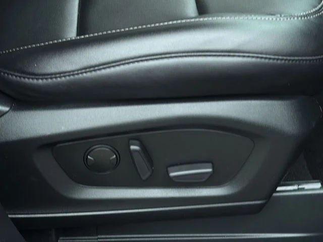 Used 2023 Blue Ford XLT image 36