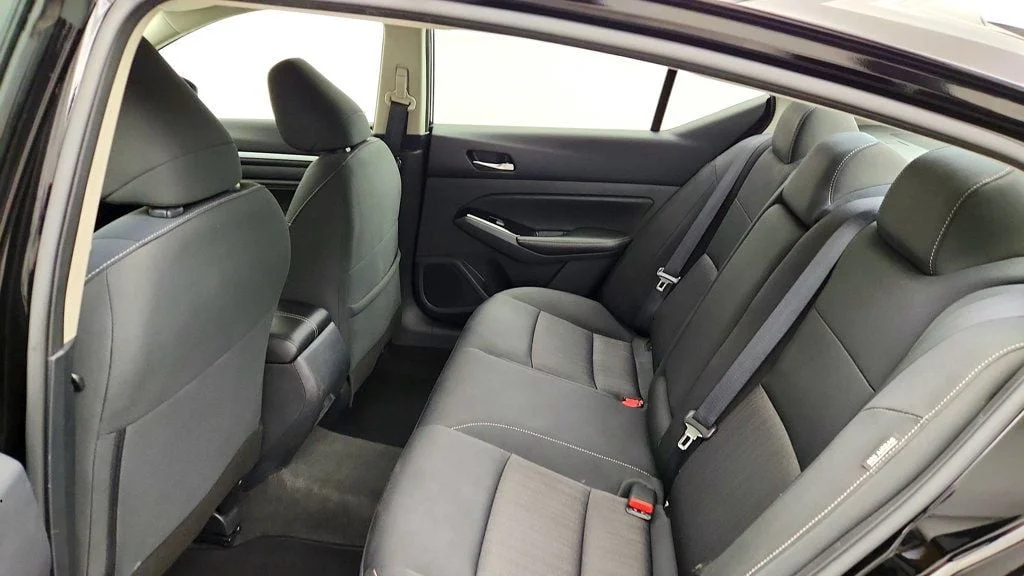 Used 2022 Super Black Nissan 2.5 SV Sedan image 21