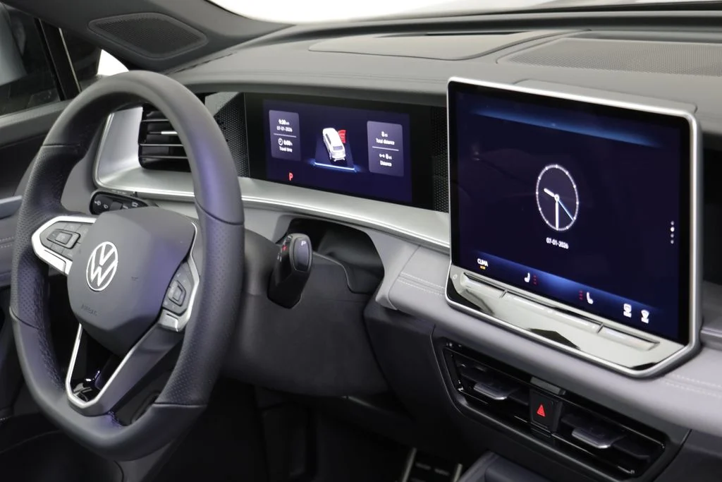 New 2026 Platinum Gray Volkswagen 2.0T SE R-Line Black image 21