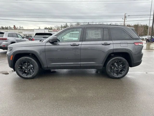 New 2026 Baltic Gray Metallic Clear-Coat Exterior Paint Jeep Laredo Altitude image 4