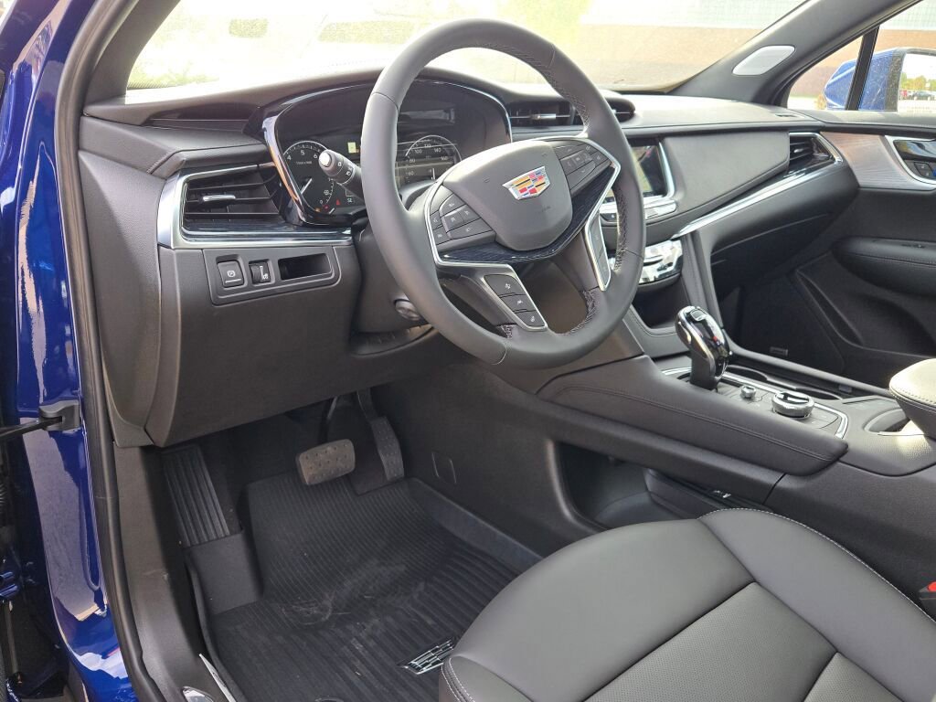 New 2025 Opulent Blue Metallic Cadillac Premium Luxury image 21