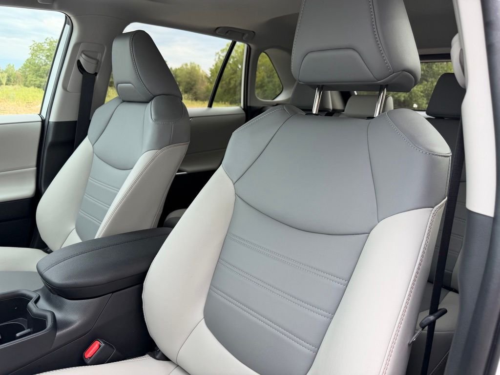 Used 2025 Beige Toyota XLE Premium image 24