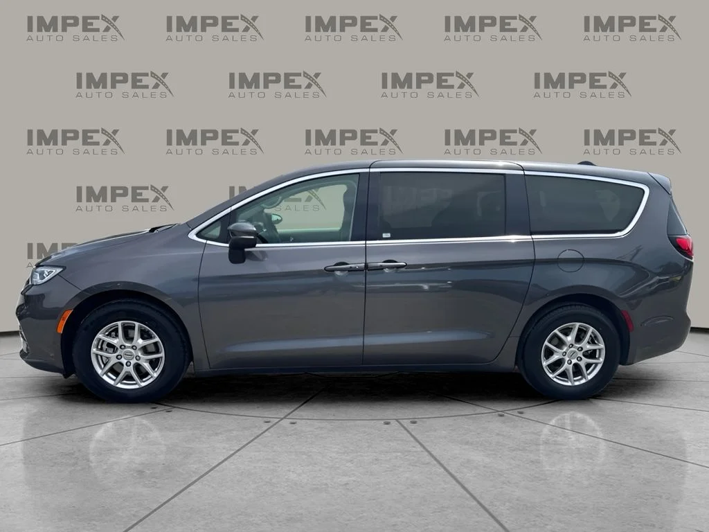 Used 2023 Gray Chrysler Touring L image 2