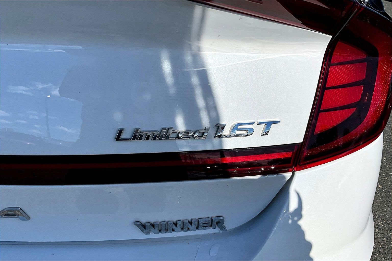 Used 2022 Gray Hyundai Limited image 19