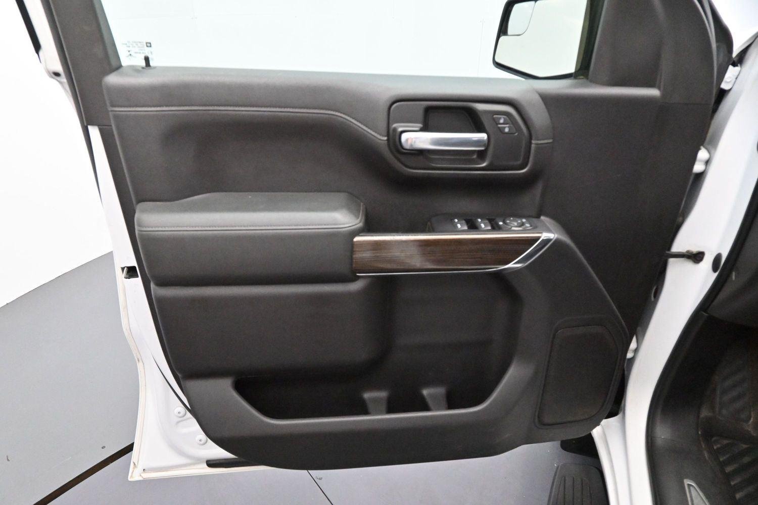 Used 2020 Summit White Chevrolet RST image 10