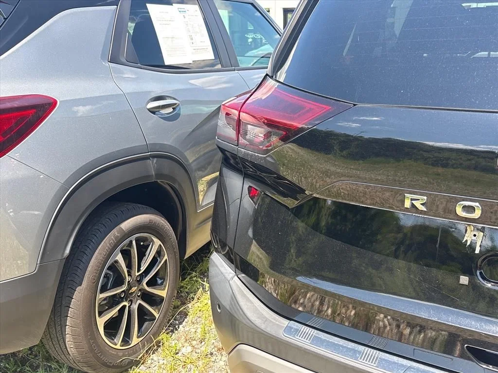 Used 2022 Black Nissan SV image 16