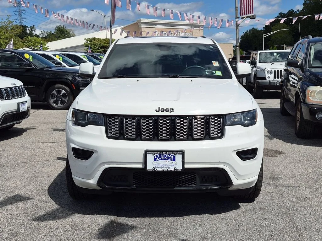 Used 2018 White Jeep Altitude image 2
