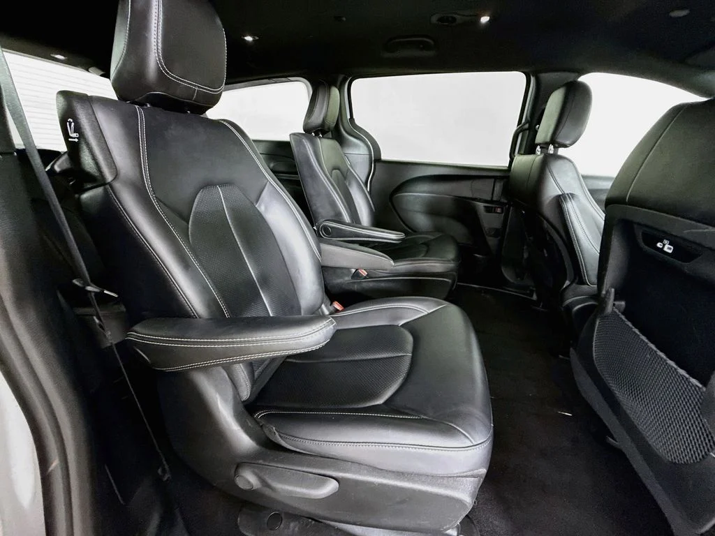 Used 2023 White Chrysler Touring L image 28