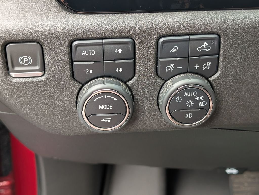 Used 2023 Red Chevrolet High Country image 20