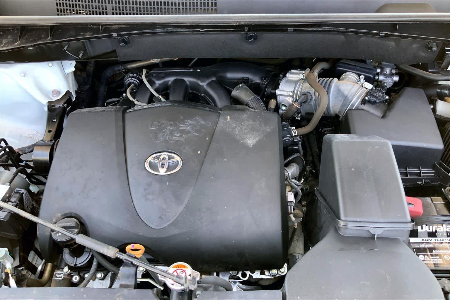 Used 2019 Blizzard Pearl Toyota XLE image 33