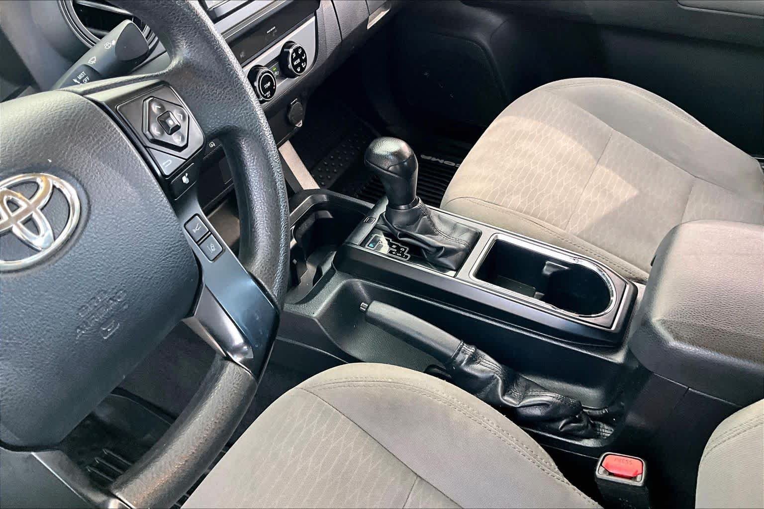 Used 2018 Super White Toyota SR image 15