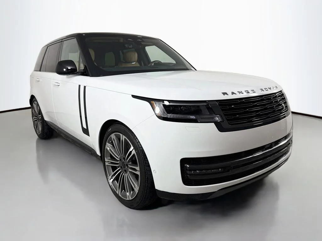 New 2026 Fuji White Land Rover SE image 3