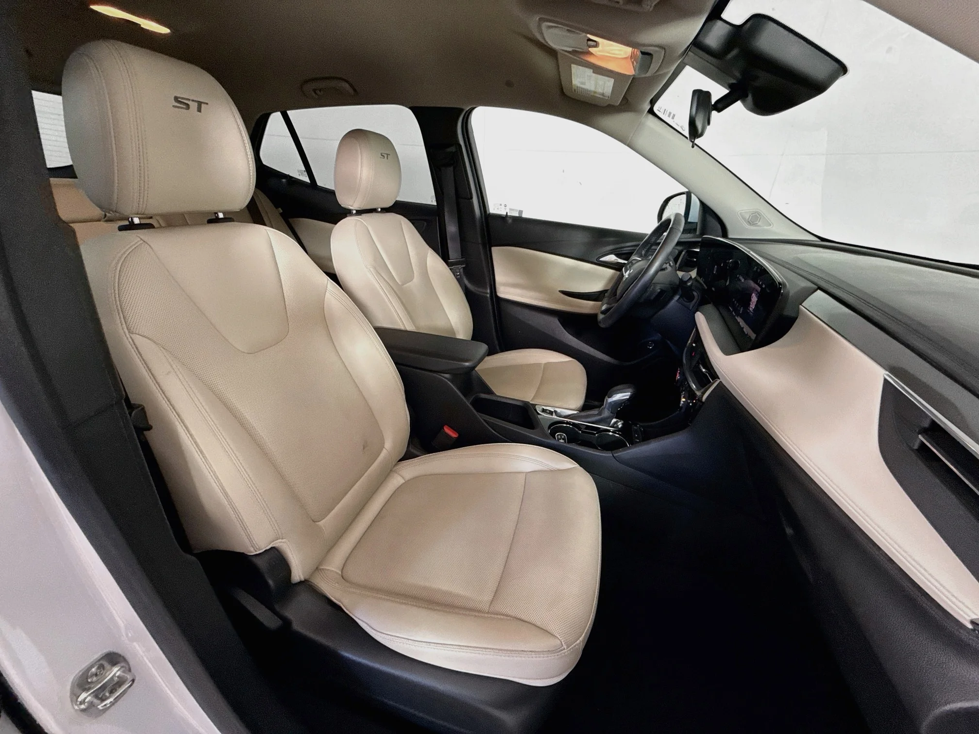 Used 2024 Summit White Buick Sport Touring image 27