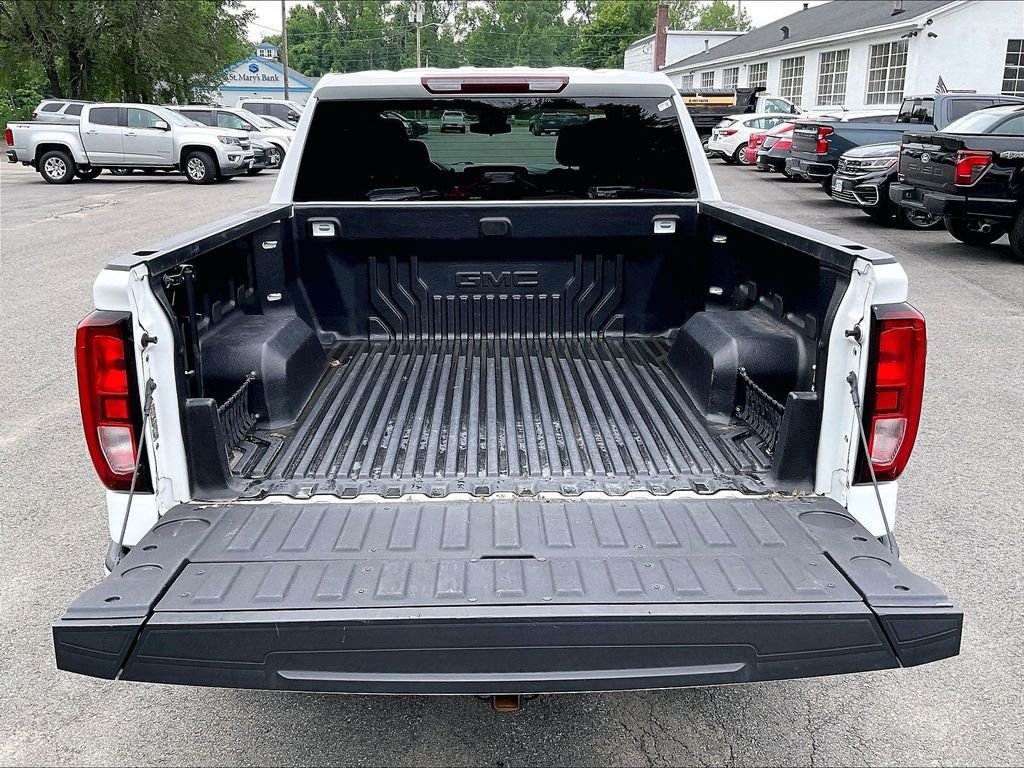 Used 2023 White GMC Elevation image 30