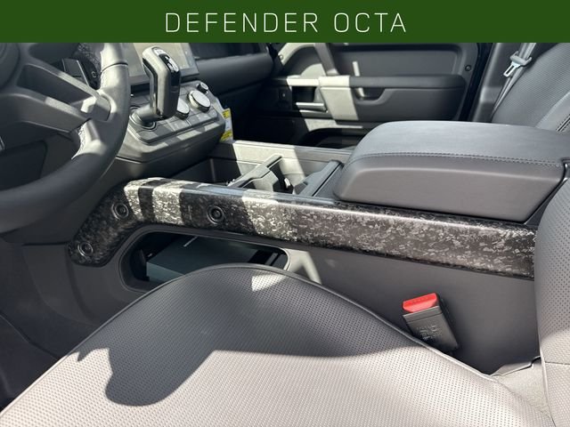 New 2026 Narvik Black Land Rover OCTA image 20