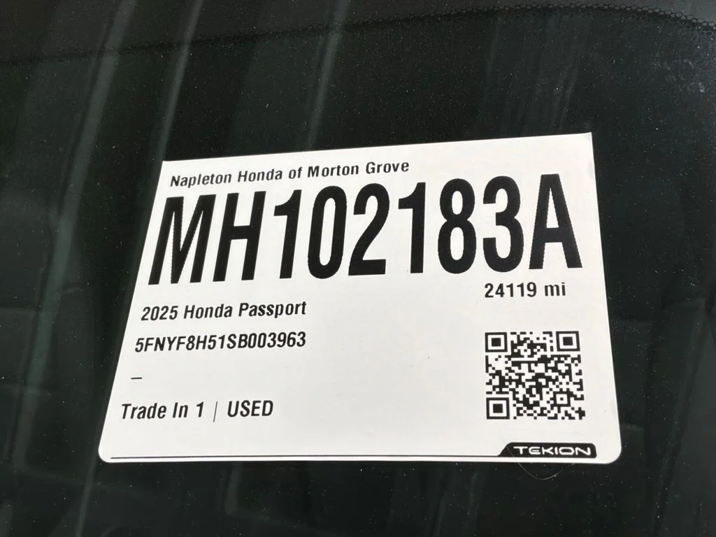 Certified Used 2025 Crystal Black Pearl Honda AWD EX-L image 37