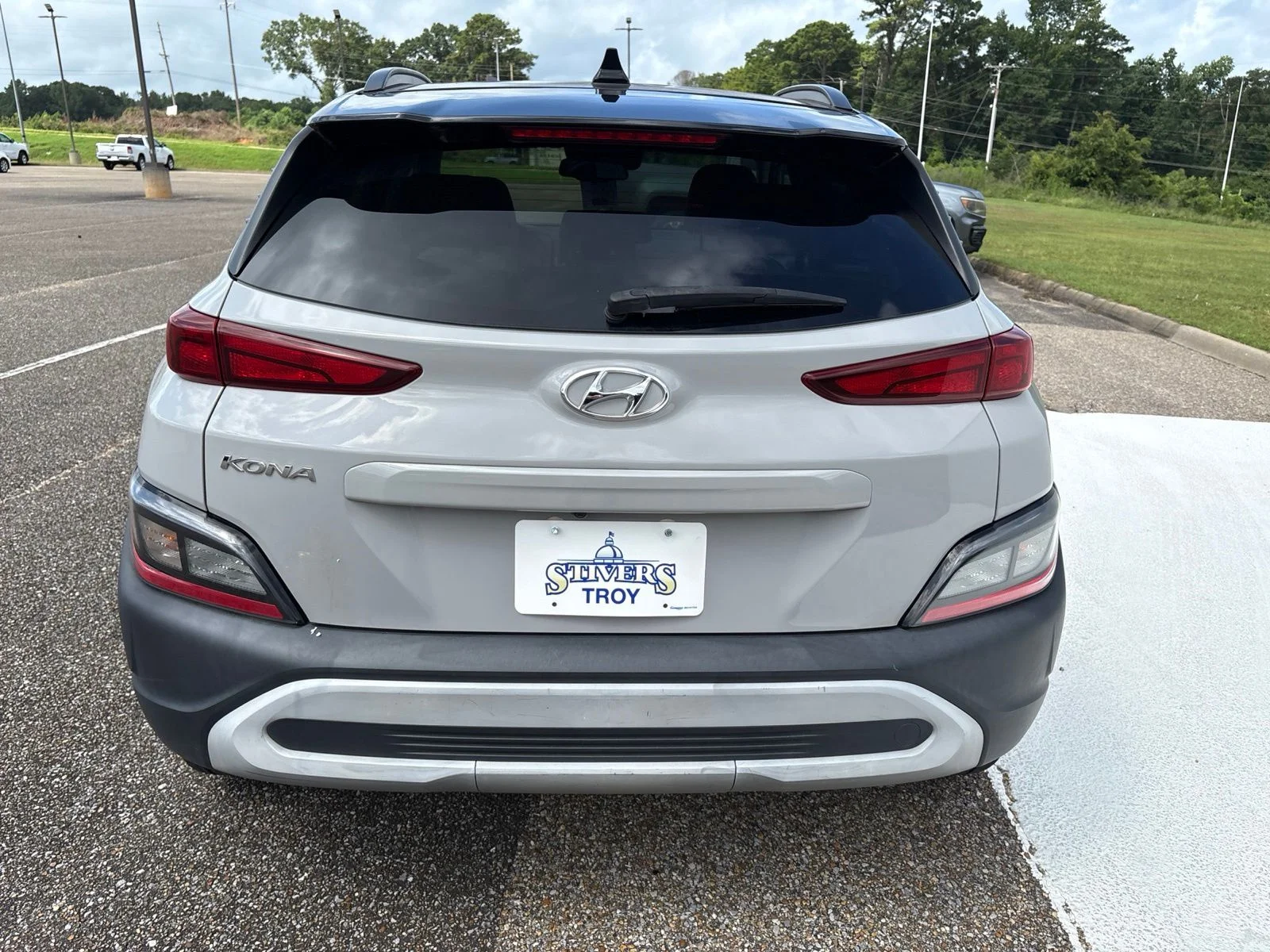 Used 2023 Silver Hyundai SEL image 4