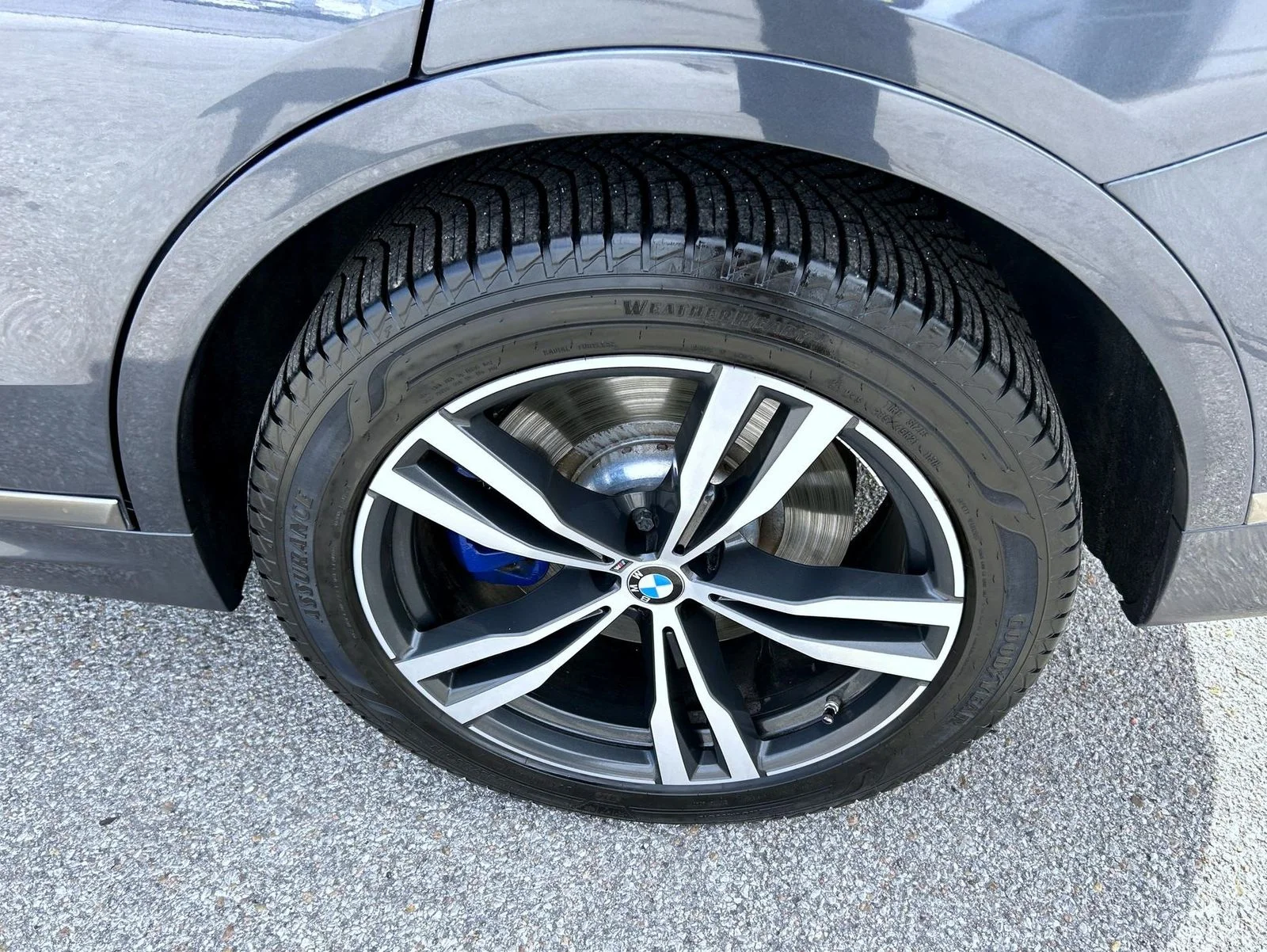 Used 2020 Gray BMW M50i image 22